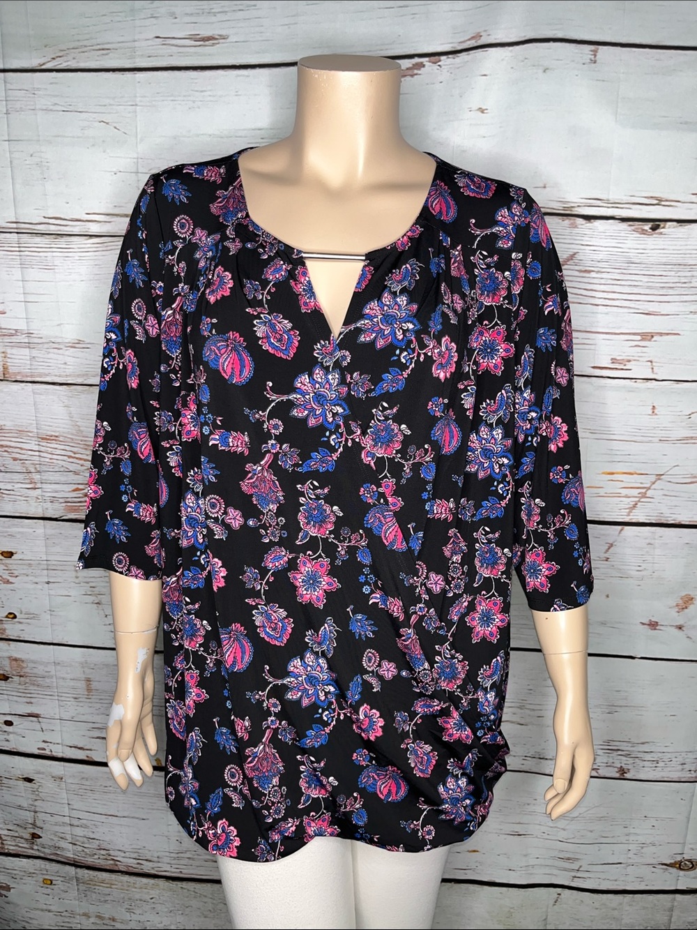 Catherines Size 3X Black - Pink & Blue Floral Print Surplice Keyhole Blouse Top